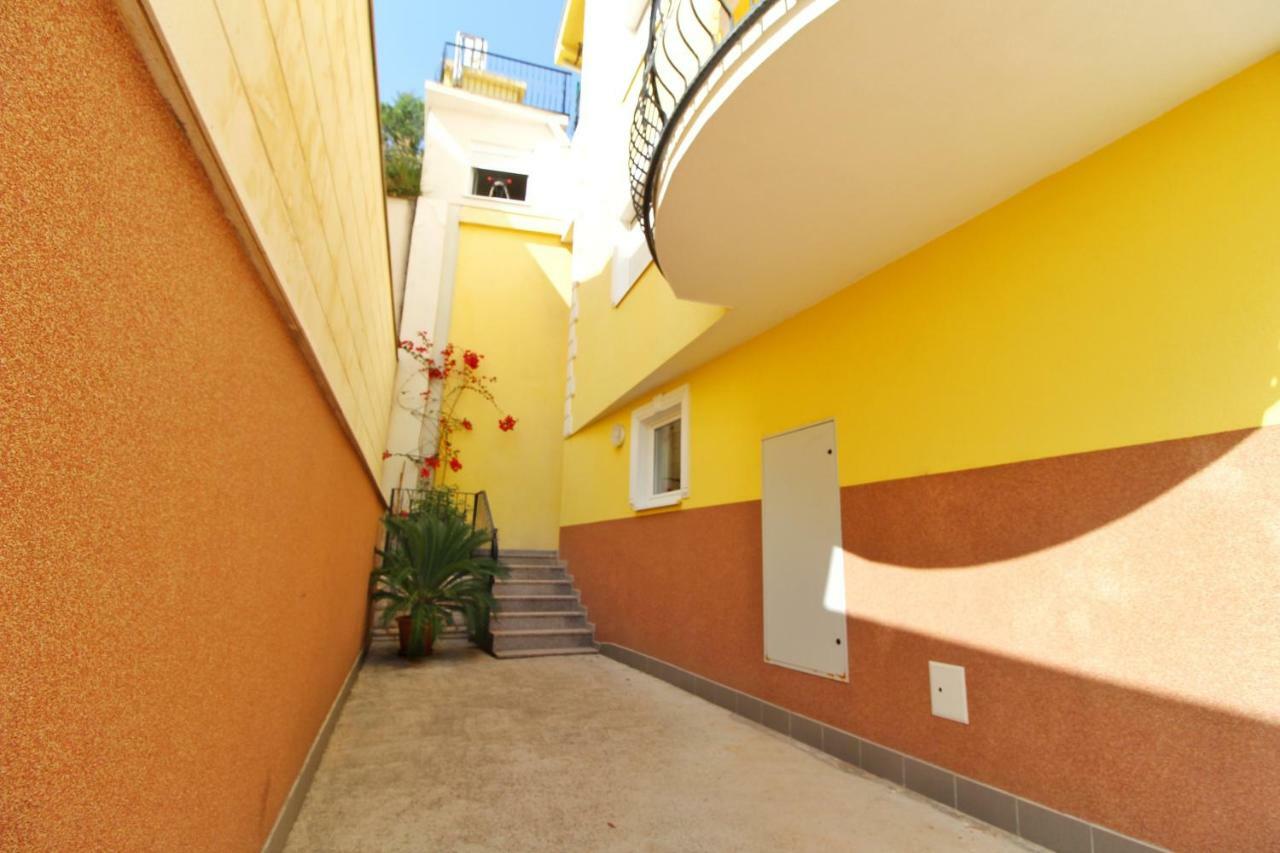 Apartments Cytrus Neum Bagian luar foto